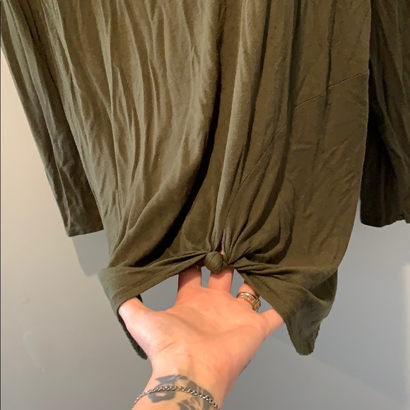 Plus size top - Picture 3 of 3